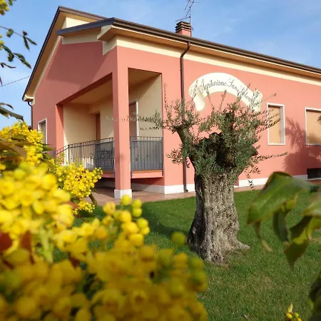 Agriturismo San Salvar Bauernhof *